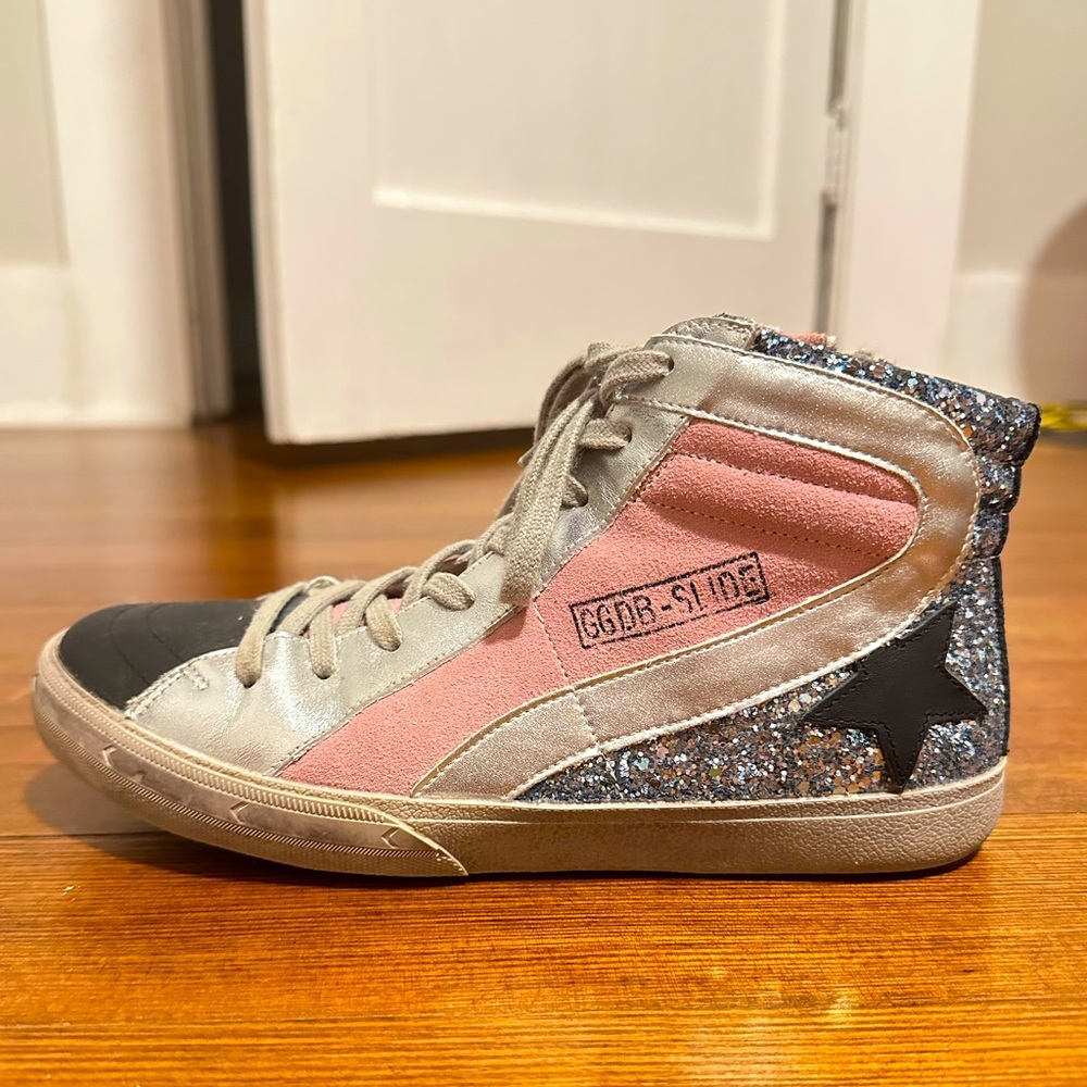 Golden Goose superstar high top sneakers! 💕